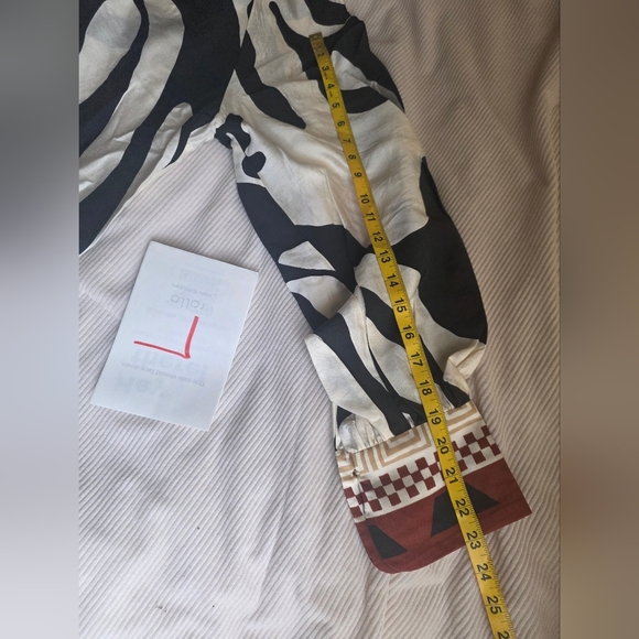 H&M Special Edition Loose Fit Dress Long Sleeves Cream Black Red Nwt - Picture 9 of 16